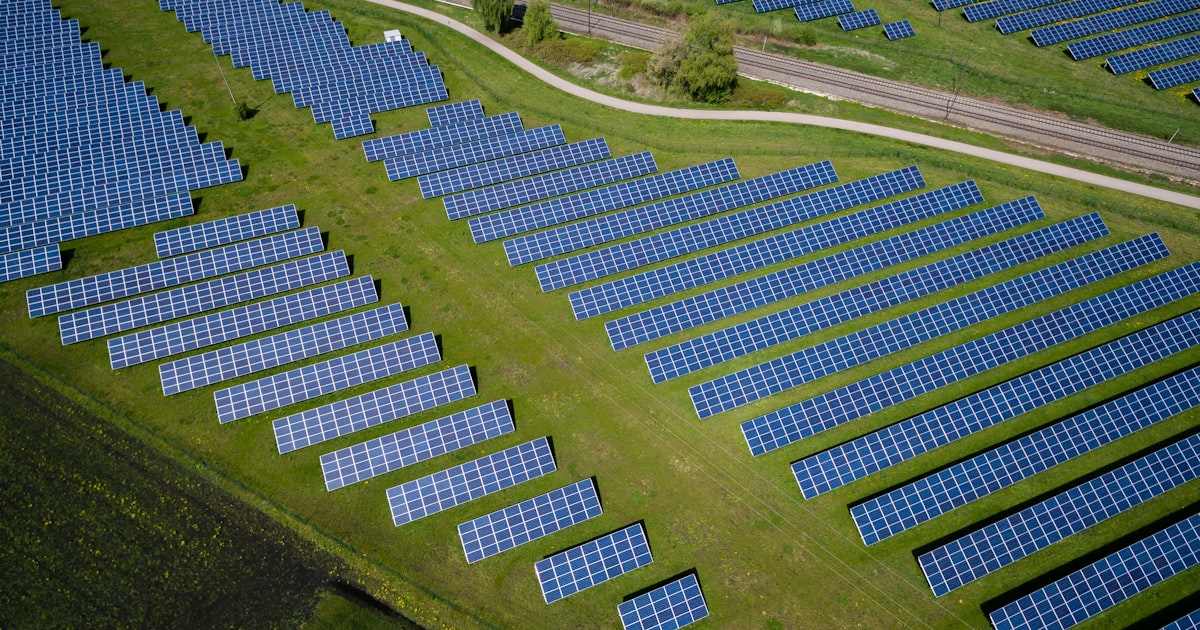 pju solar panel - Cara Kerja PJU Solar Panel All-in-One untuk Jalan Kota dan Desa
