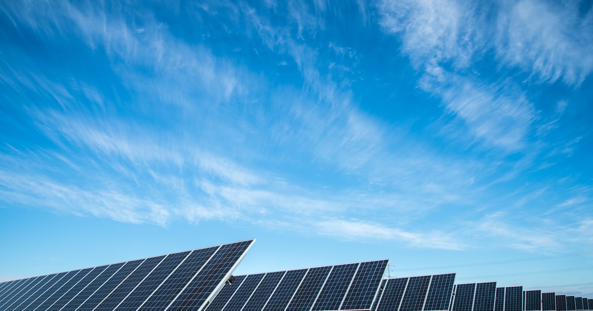 solar panel jakarta - Solar Panel Jakarta untuk Rumah dan Bisnis: Pilihan Inverter Terbaik